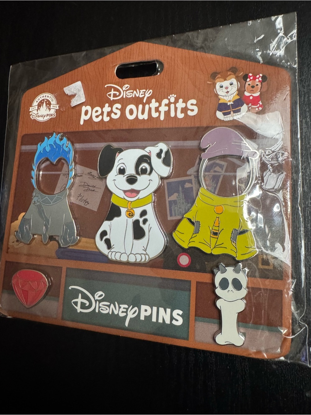 Disney Pets Outfits Enamel Pin Set - Dalmatian & Accessories